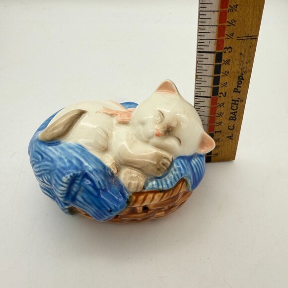 Vtg Avon Sleeping Kitty Cat Figurine Laundry Basket Potpourri Sachet Collectible - Picture 10 of 10